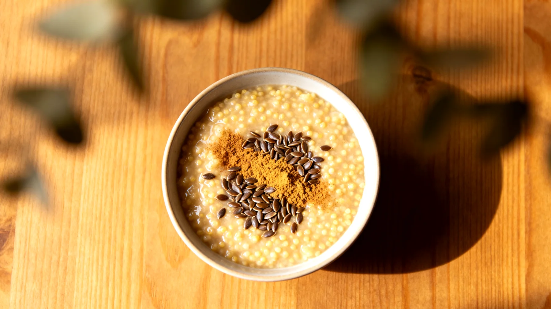 Hirsebrei mit Leinsamen und Zimt"